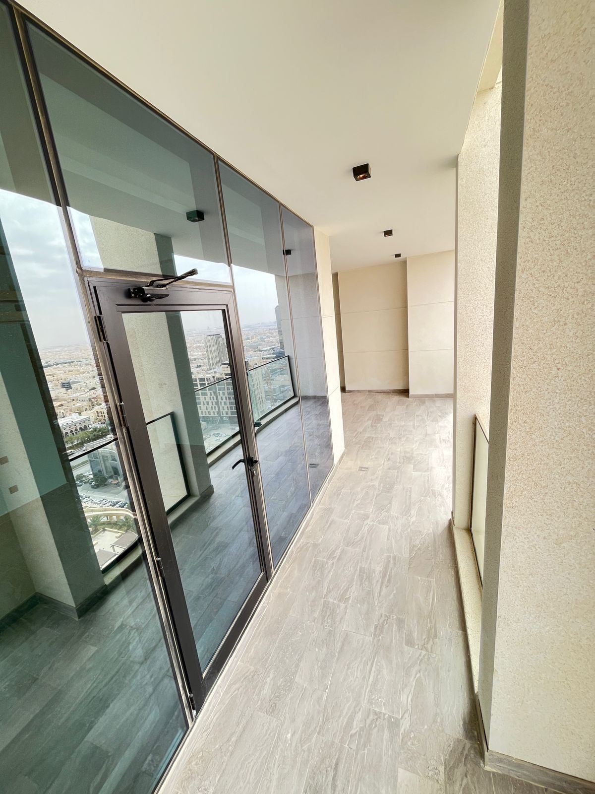 Penthouse for sale in Riyadh with skyline views — photo 1