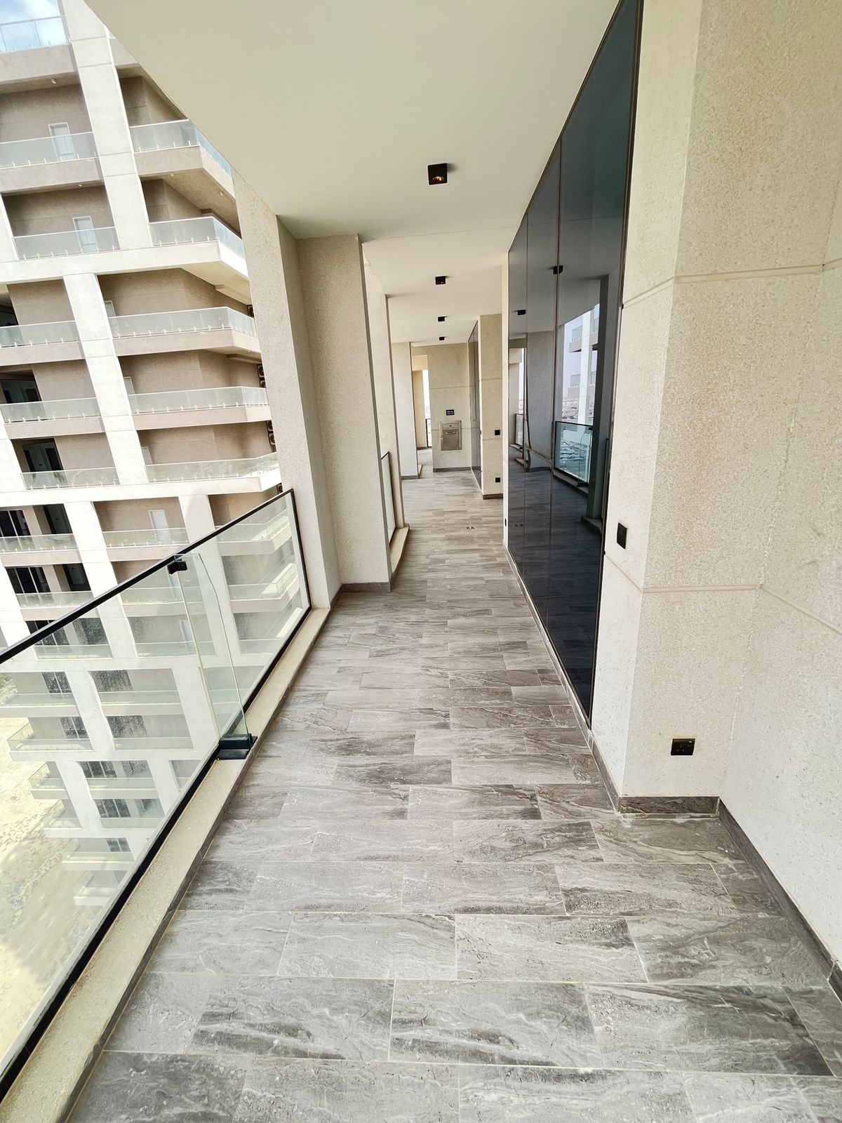 Penthouse for sale in Riyadh with skyline views thumbnail 3