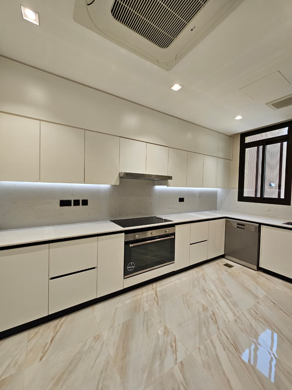3BR Etoile by Elie Saab Villa for Rent — Sedra thumbnail 10