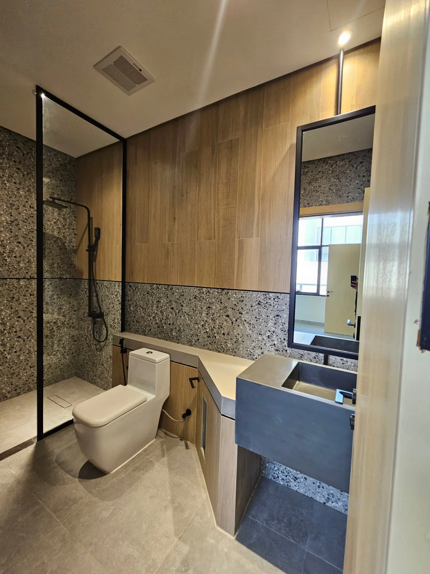 Villa for sale in Al Nayfa Compound, Al Munsiyah, Riyadh – bathroom with shower