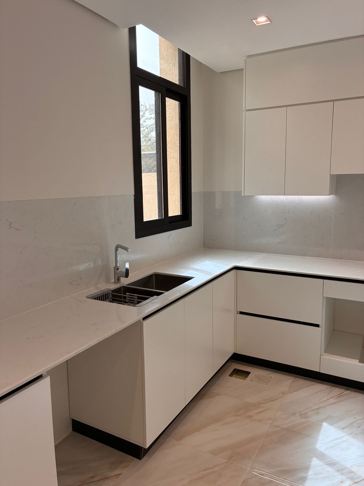 Villa For Sale in Sedra by Elie Saab thumbnail 6