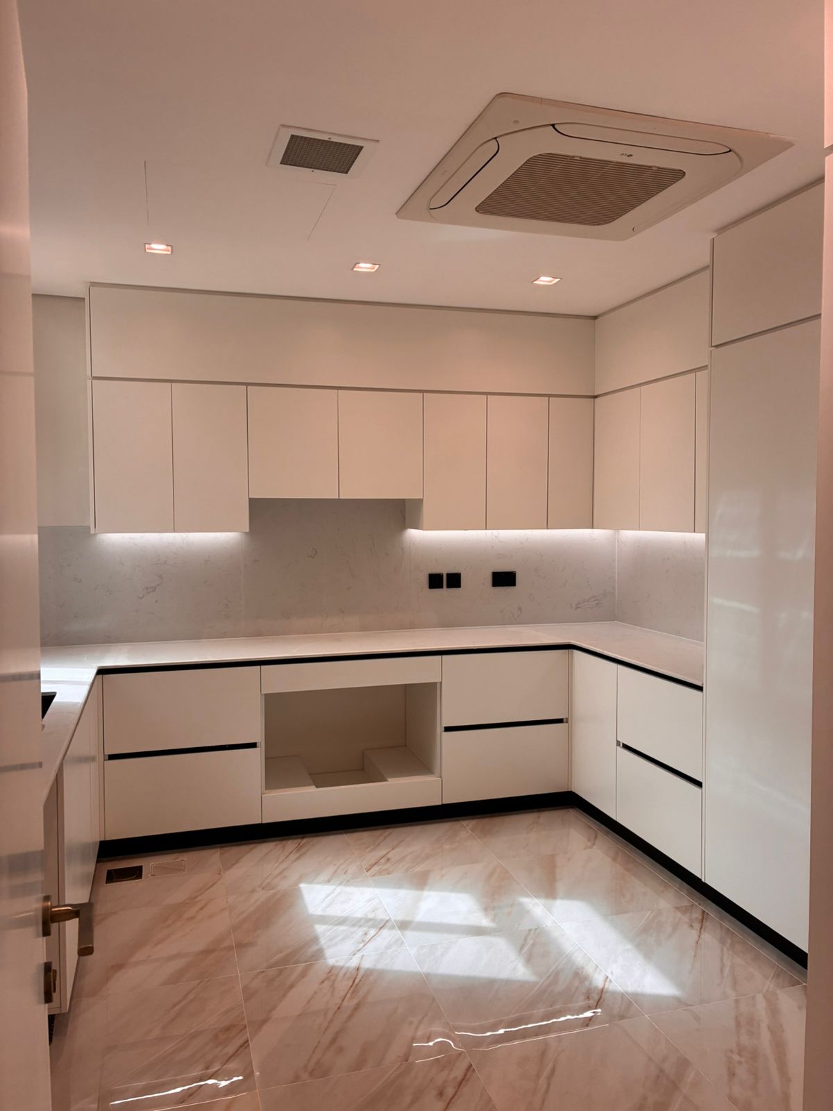 Villa For Sale in Sedra by Elie Saab thumbnail 8