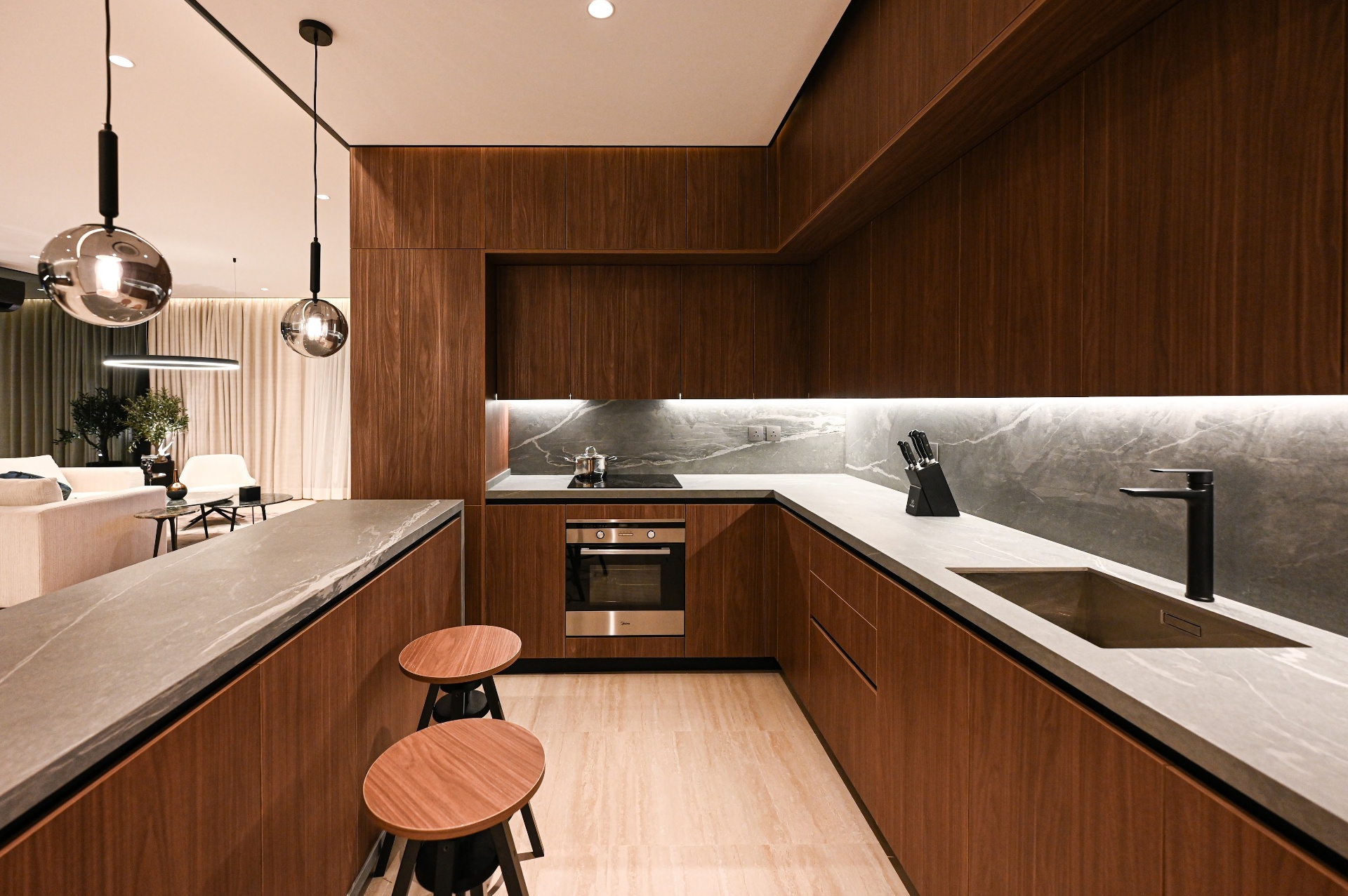 Luxury Floors at Qurtuba — view 6