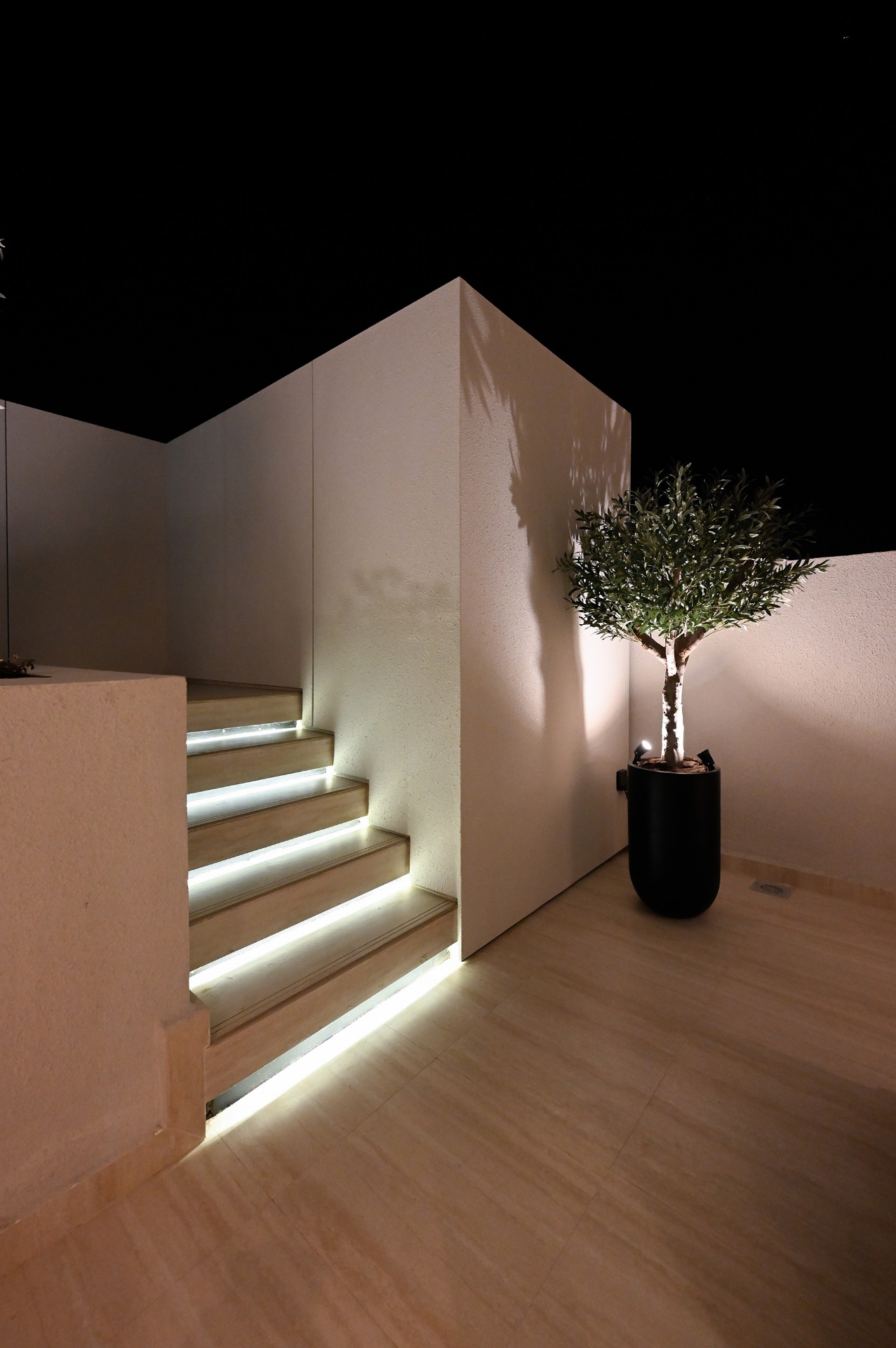 Luxury Floors at Qurtuba — view 14